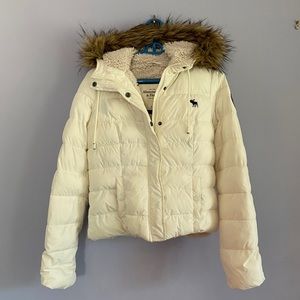 Abercrombie sherpa lined puffer in ivory or cream